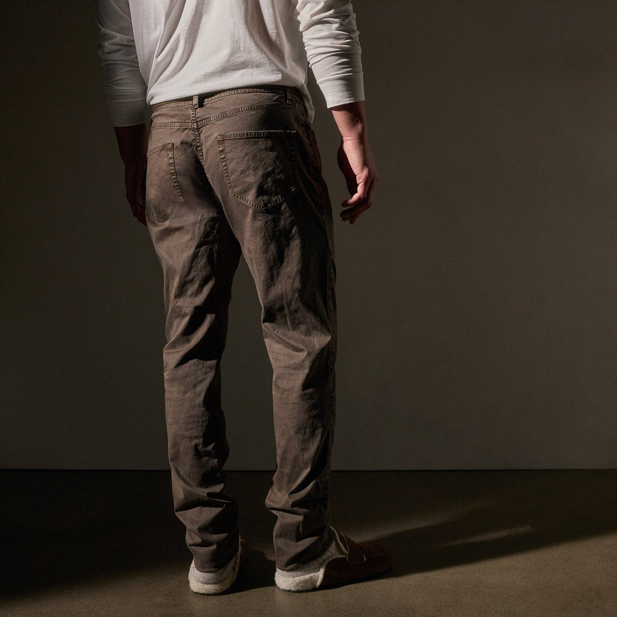 Brushed Twill 5 Pocket Pant in Loam Pigment | James Perse Los Angeles
