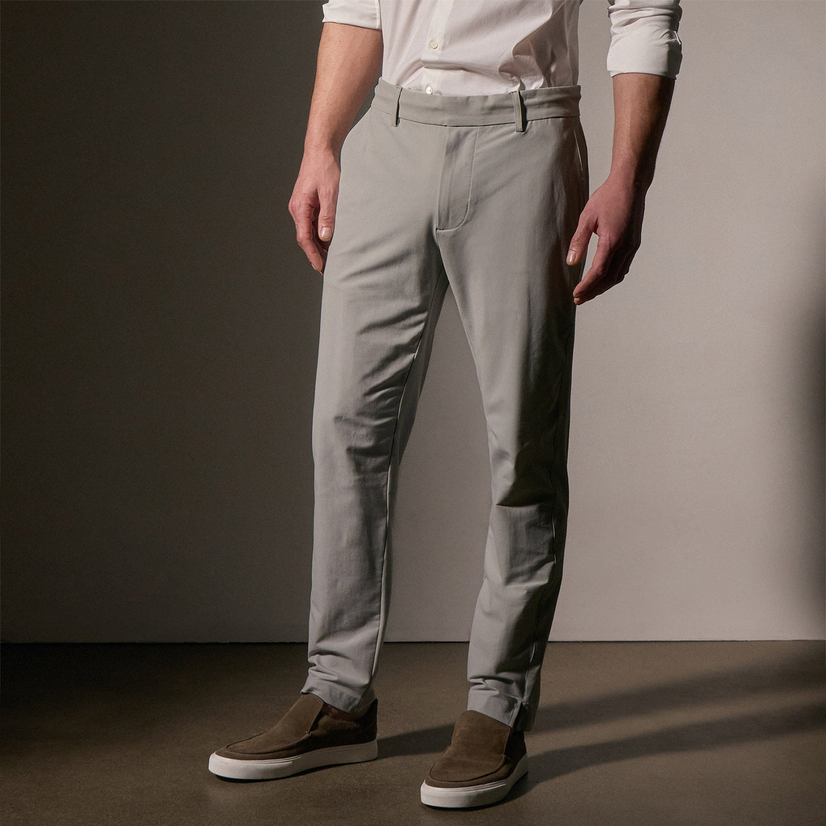 Golf Trouser in Concrete | James Perse Los Angeles