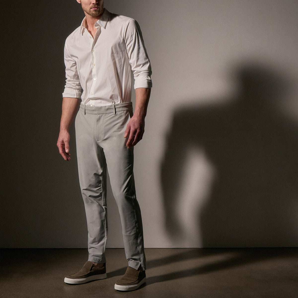 Golf Trouser in Concrete | James Perse Los Angeles