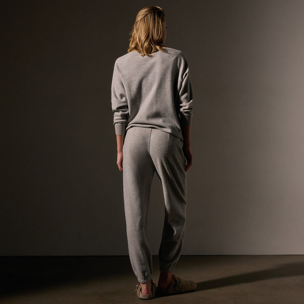 Brushed Thermal Sweat Pant in Heather Grey | James Perse Los Angeles