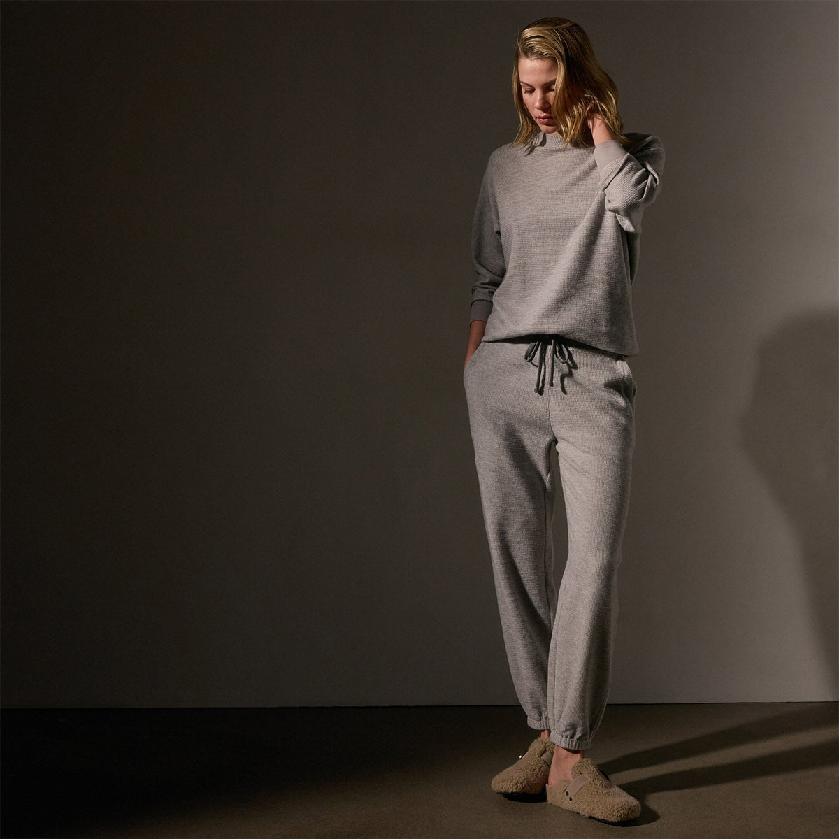 Brushed Thermal Sweat Pant in Heather Grey | James Perse Los Angeles