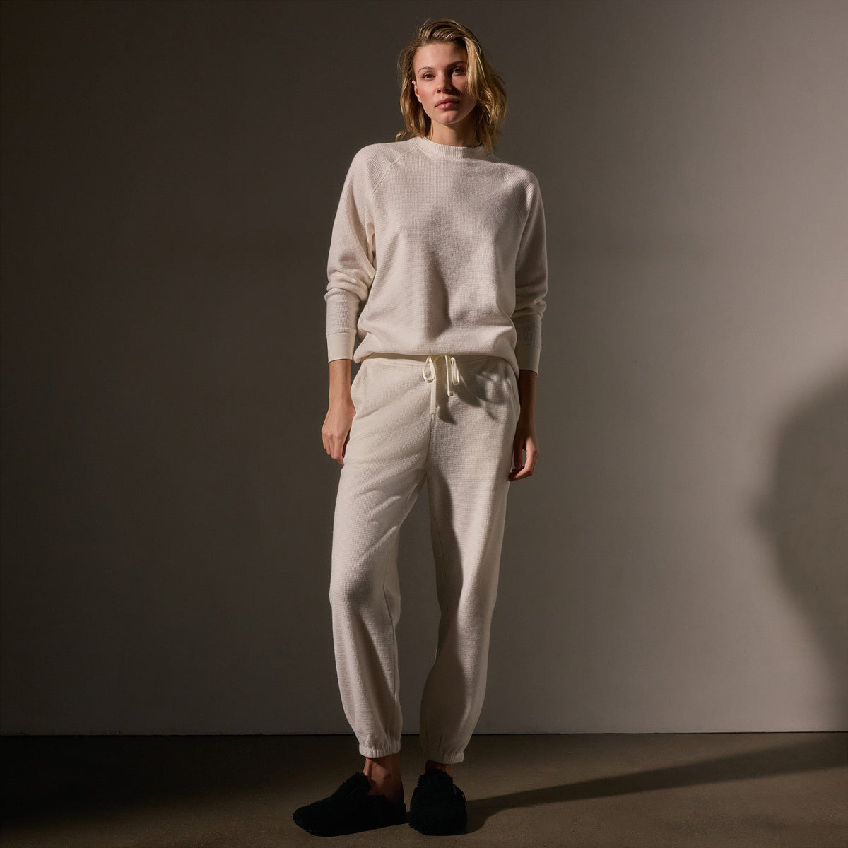 Brushed Thermal Sweat Pant in Oyster | James Perse Los Angeles