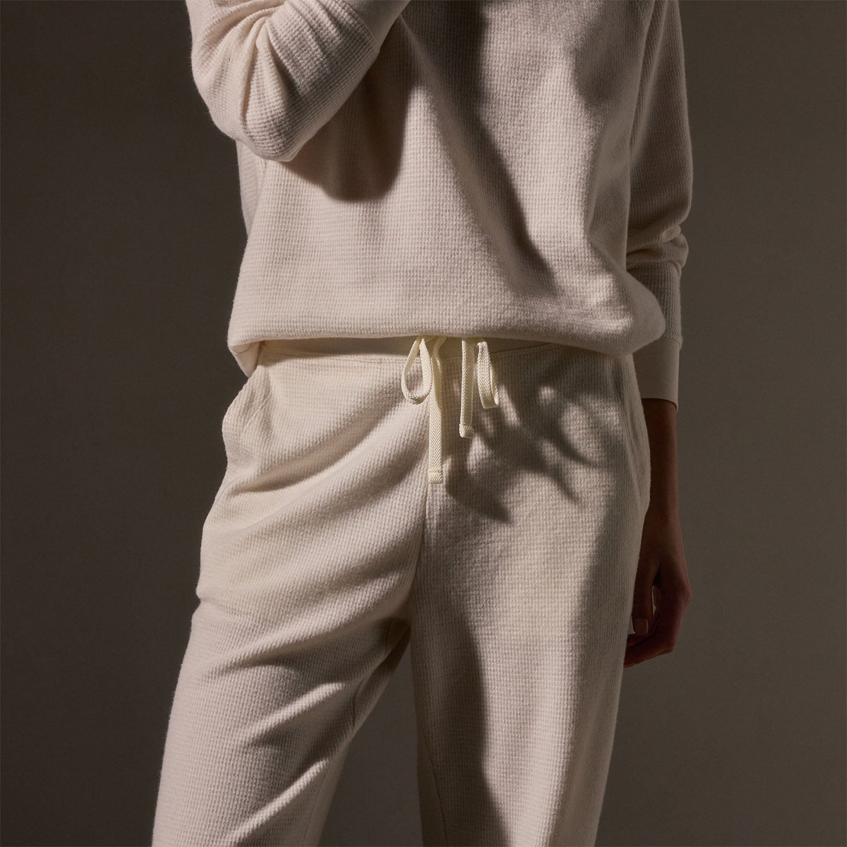 Brushed Thermal Sweat Pant in Oyster | James Perse Los Angeles