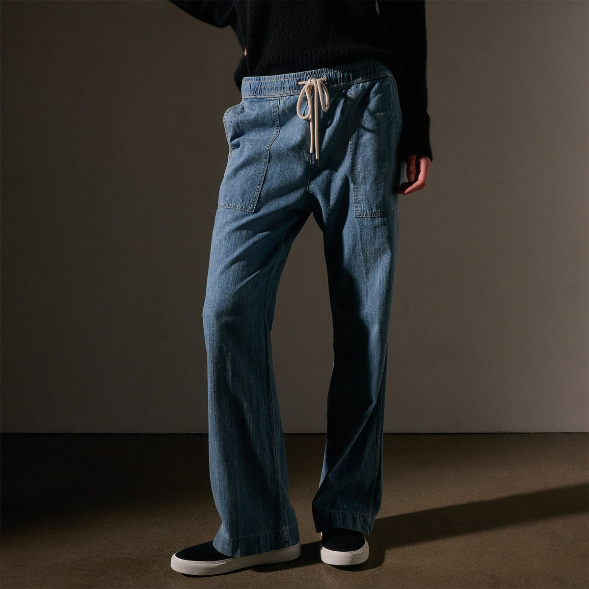 Wide Leg Pull On Denim Pant in Mid Bleach Wash | James Perse Los Angeles