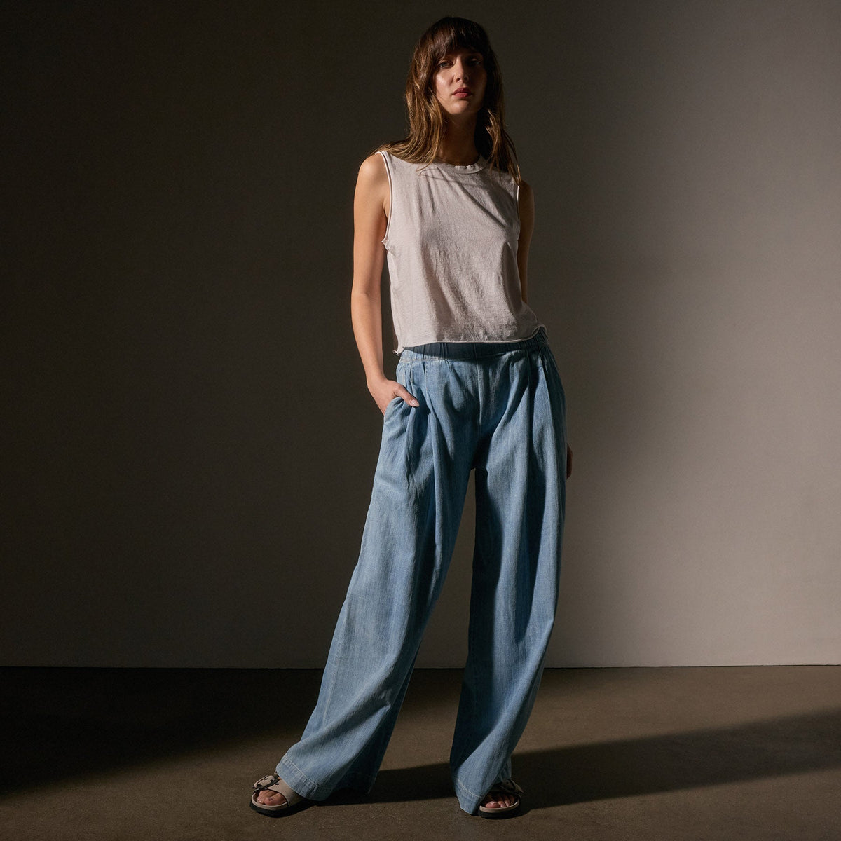 Pleated Denim Pant in Bleach Wash | James Perse Los Angeles