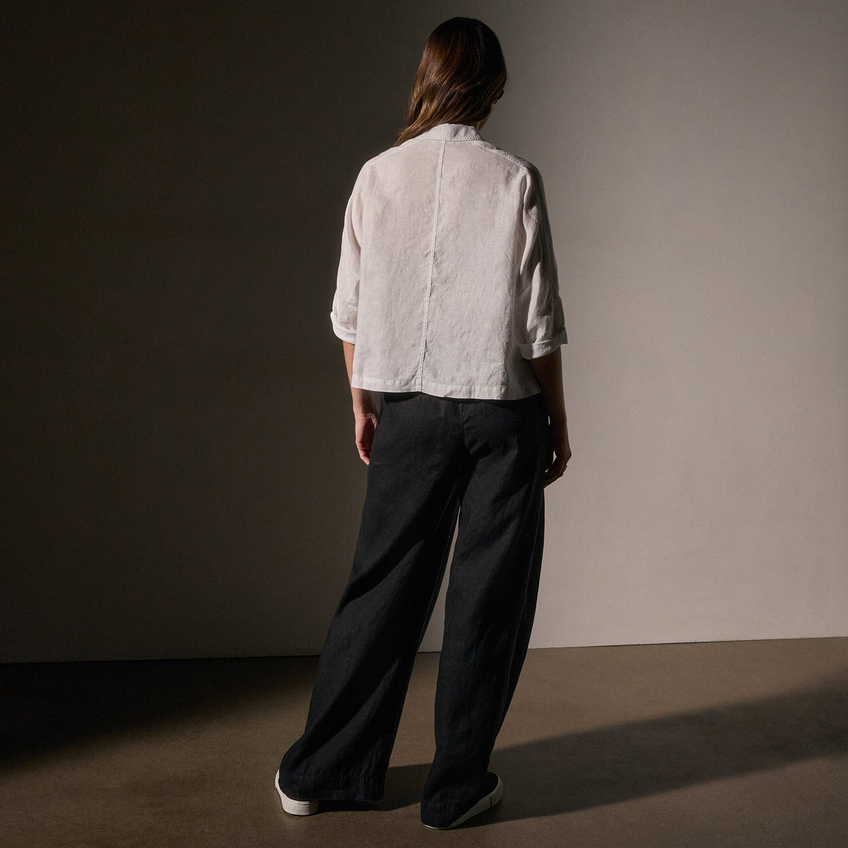 Pocket Cropped Shirt in White | James Perse Los Angeles