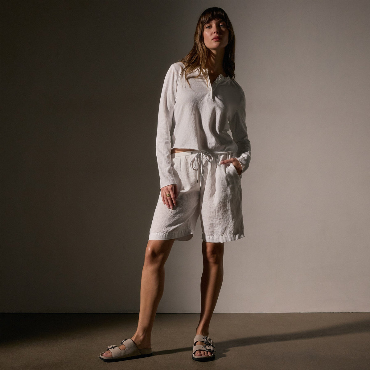 Pleated Linen Bermuda Short in White | James Perse Los Angeles