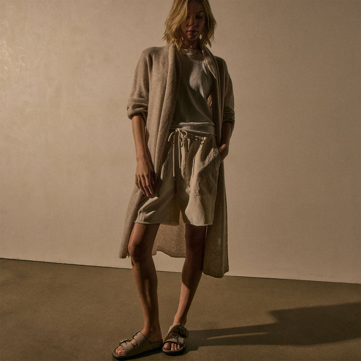Lightweight Utility Short in Alabaster Pigment | James Perse Los Angeles
