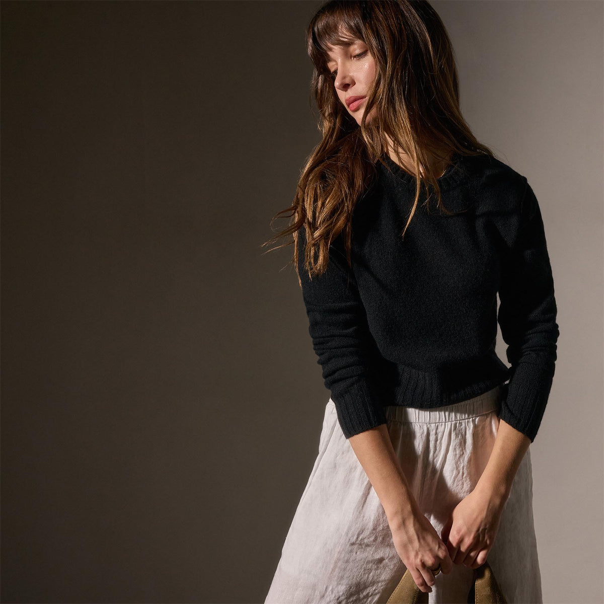 Cashmere Cropped Crew Neck in Black | James Perse Los Angeles