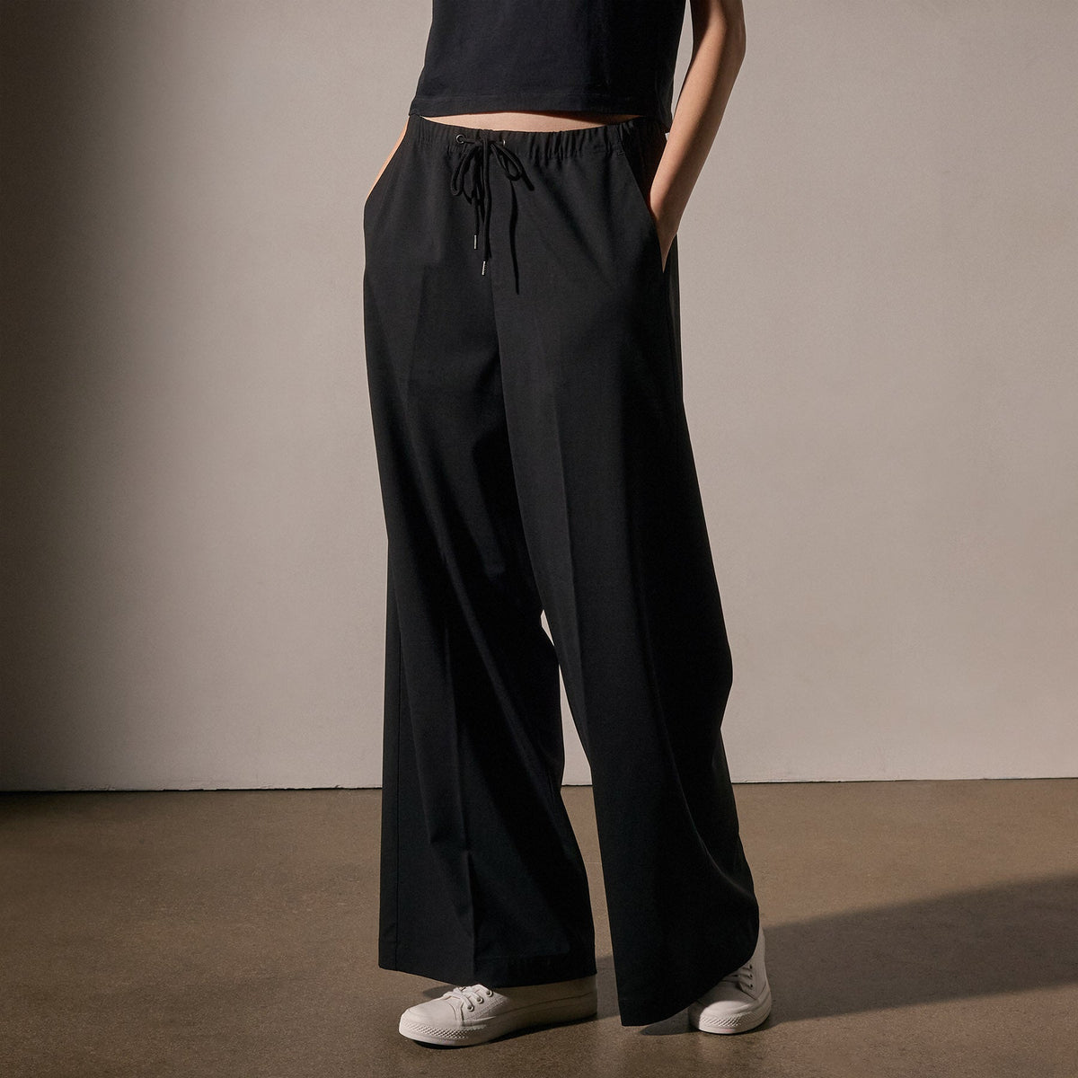 Bi Stretch Wool Wide Leg in Black | James Perse Los Angeles