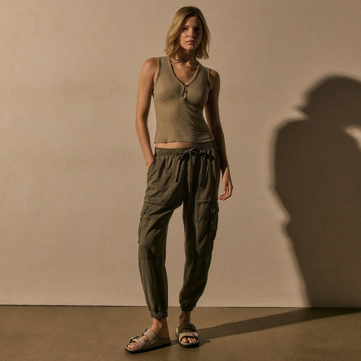 Cotton Cashmere Rbd Slvls Henley in Overcast | James Perse Los Angeles