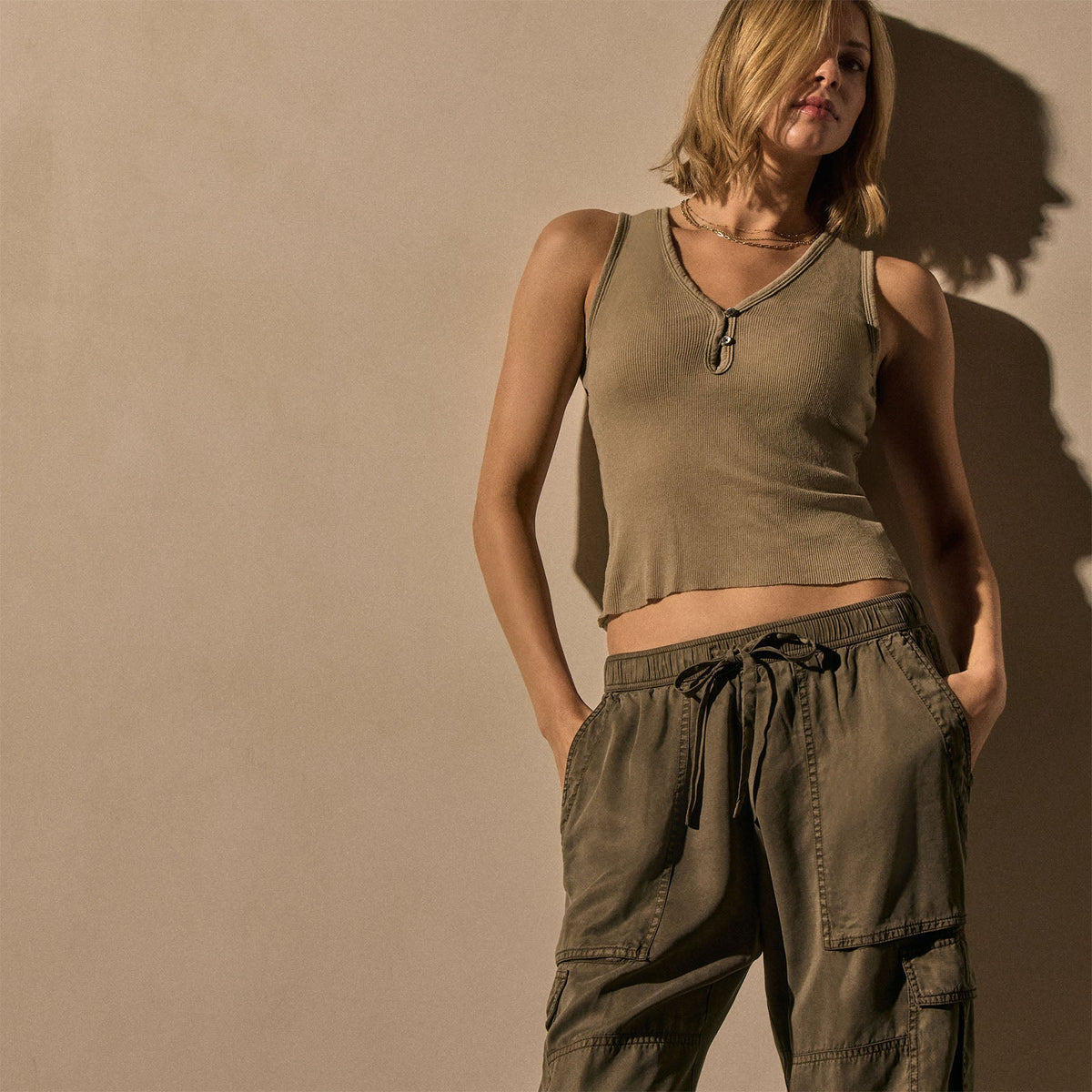 Cotton Cashmere Rbd Slvls Henley in Overcast | James Perse Los Angeles