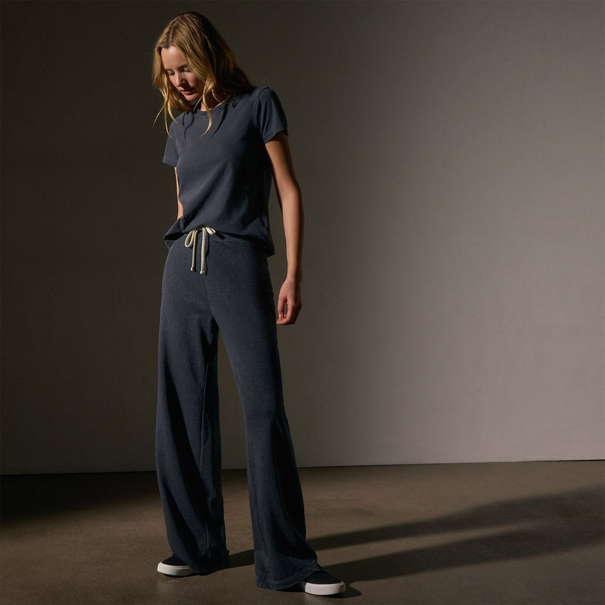 Wide Leg Sweatpant in Blue Noir Pigment | James Perse Los Angeles