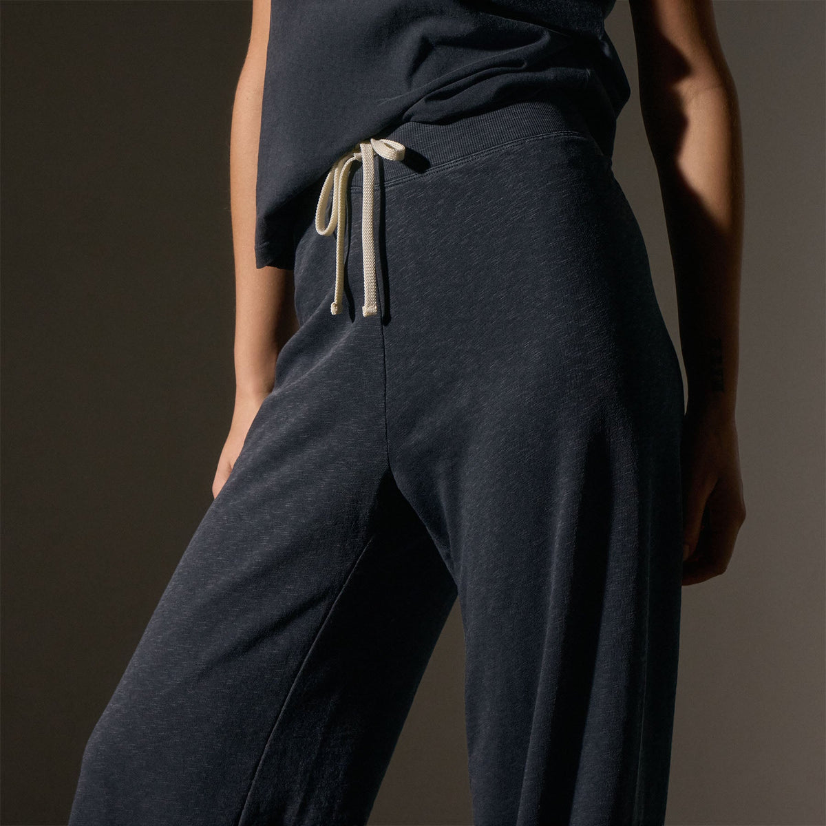 Wide Leg Sweatpant in Blue Noir Pigment | James Perse Los Angeles