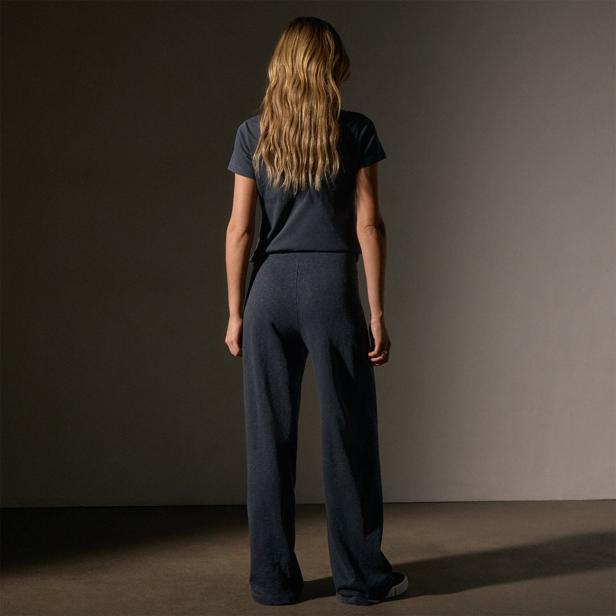 Wide Leg Sweatpant in Blue Noir Pigment | James Perse Los Angeles