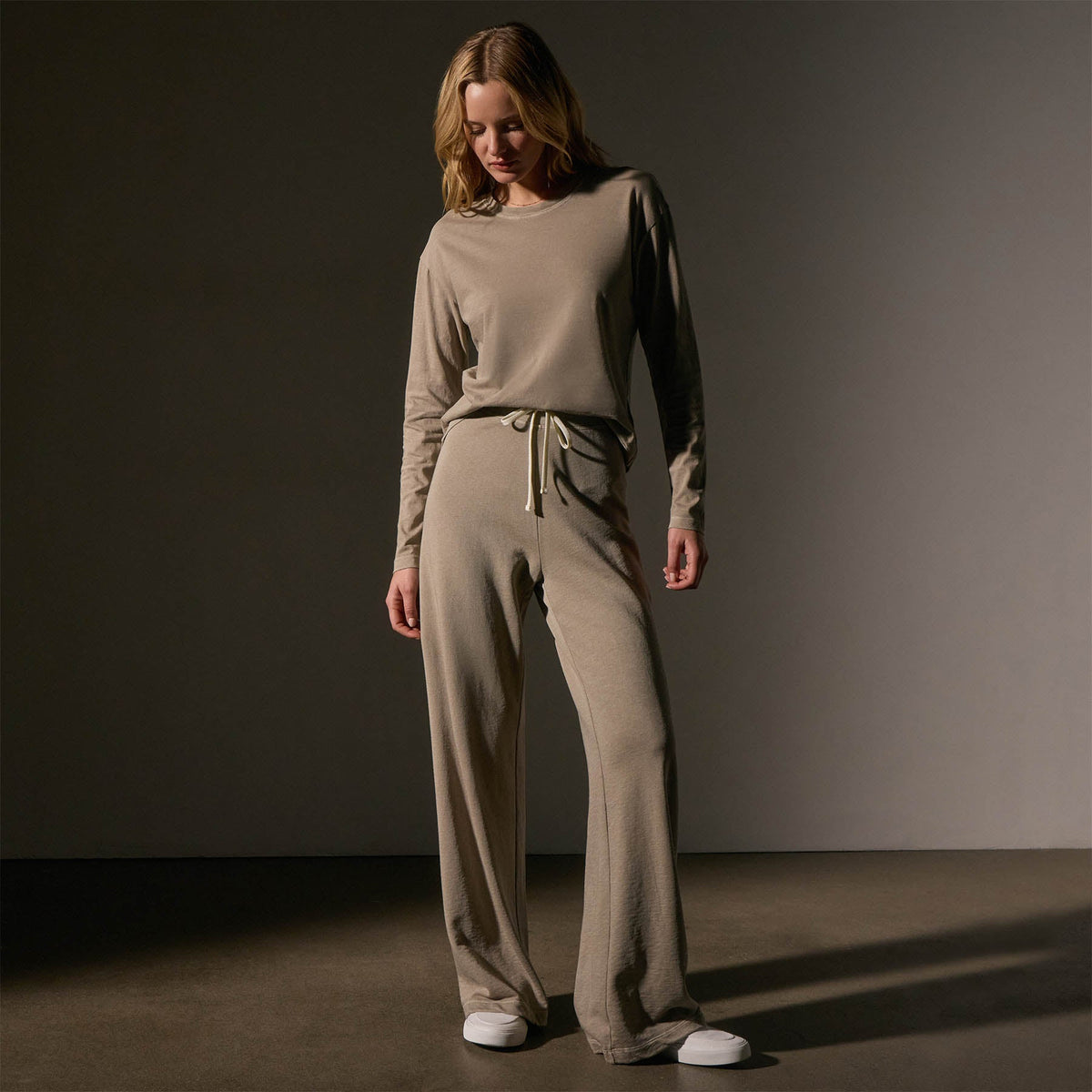 Wide Leg Sweatpant in Overcast Pigment | James Perse Los Angeles