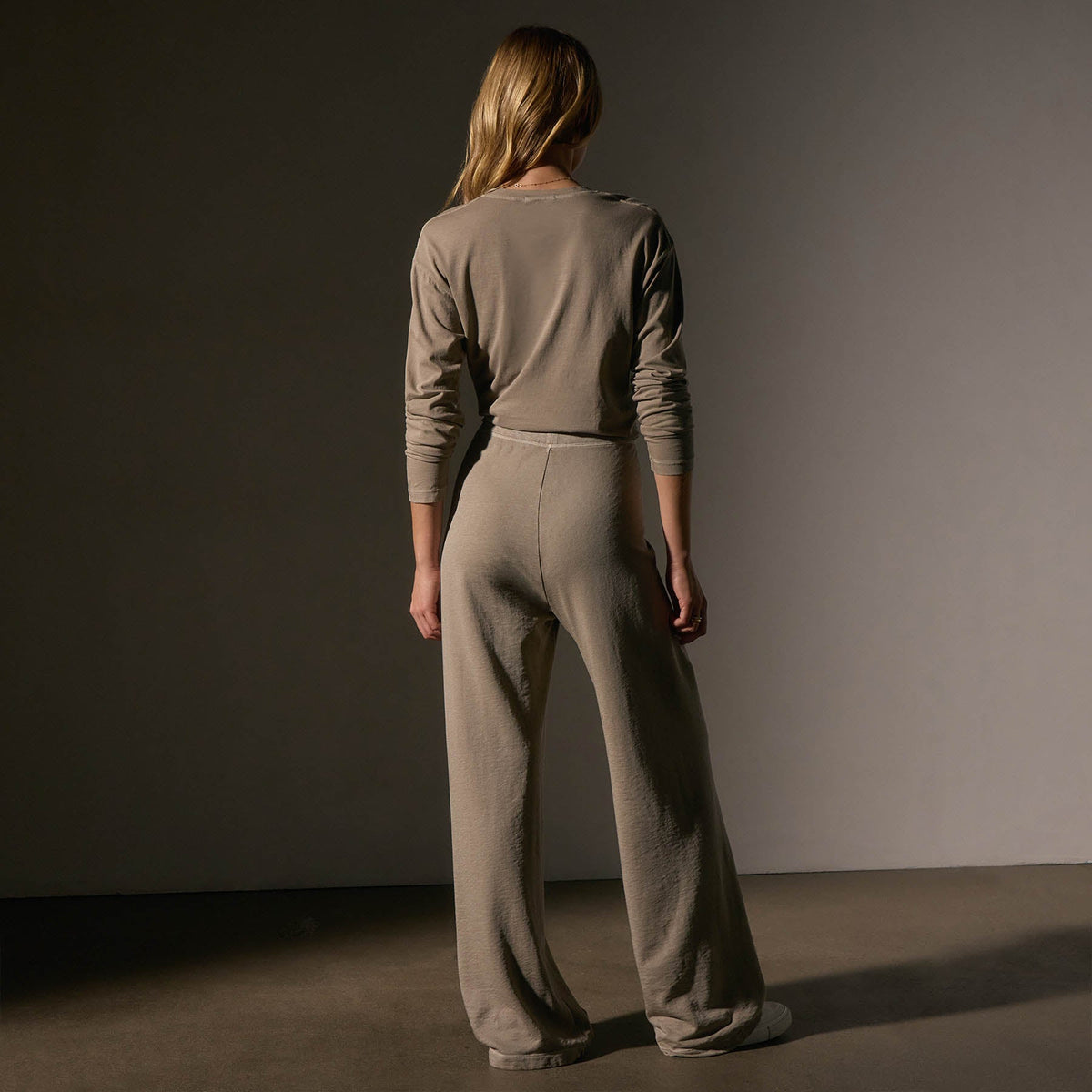 Wide Leg Sweatpant in Overcast Pigment | James Perse Los Angeles