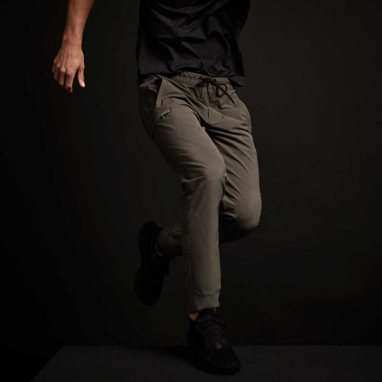 Y/OSEMITE Performance Cotton Pant In Dark Olive | James Perse Los Angeles