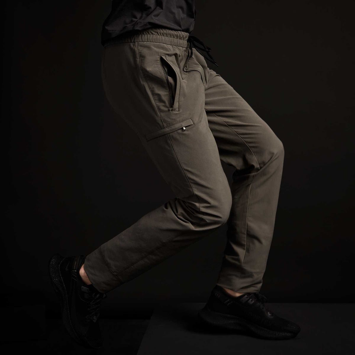 Y/OSEMITE Performance Cotton Pant In Dark Olive | James Perse Los Angeles