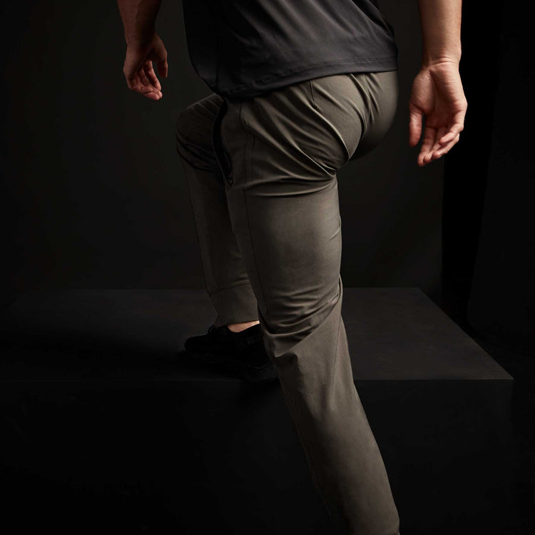 Y/OSEMITE Performance Cotton Pant In Dark Olive | James Perse Los Angeles