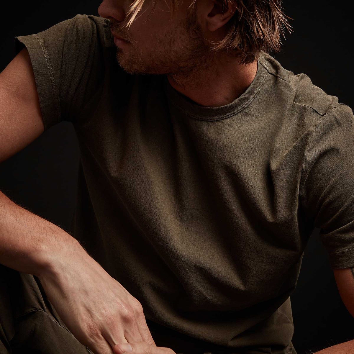 Short Sleeve Crew Neck in Old Whiskey Pigment | James Perse Los Angeles
