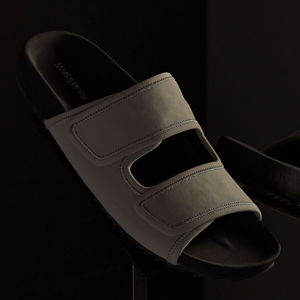 Binding Velcro Slide - Army Green/Black | James Perse Los Angeles