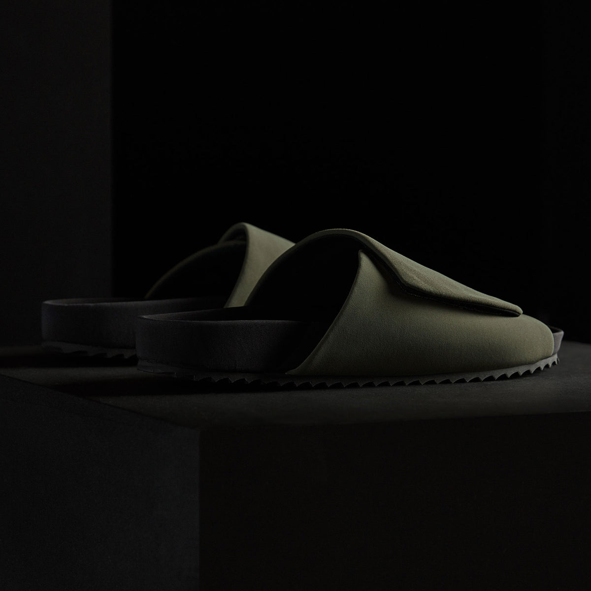 Men's Skubo Slide - Olive/Black | James Perse Los Angeles