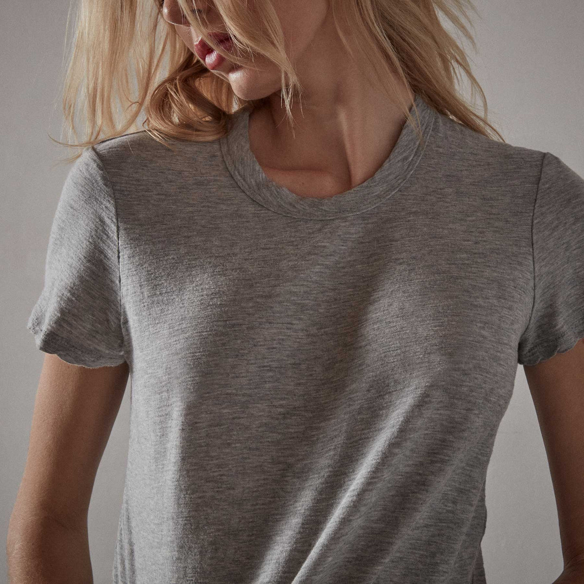 Sheer Slub Crew Neck Tee in Heather Grey | James Perse Los Angeles