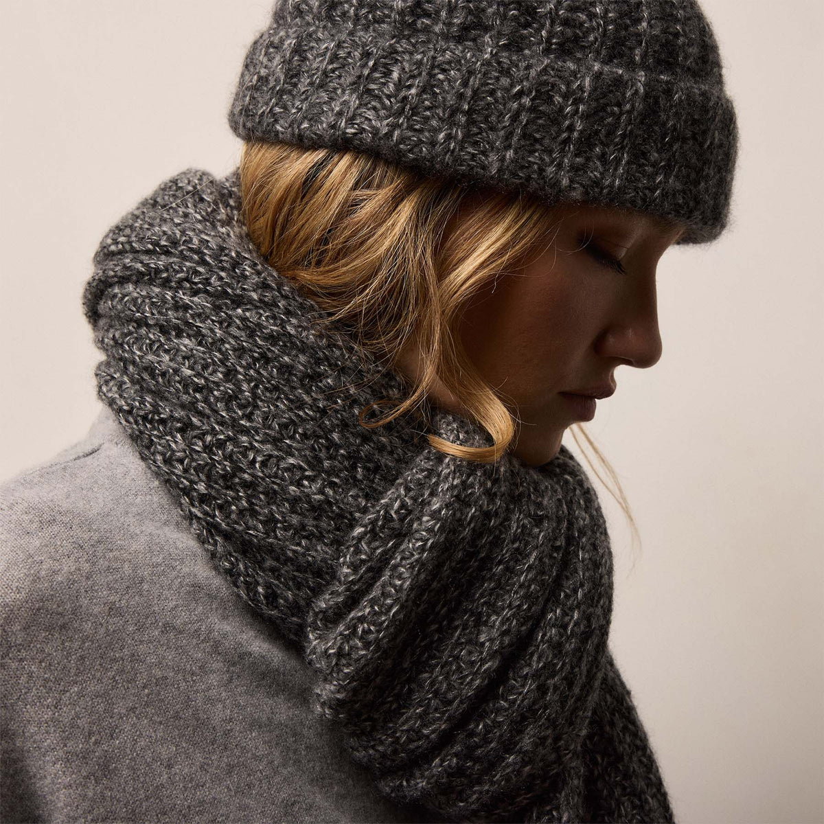 Cashmere Silk Marl Scarf in Black Mix | James Perse Los Angeles / Womens