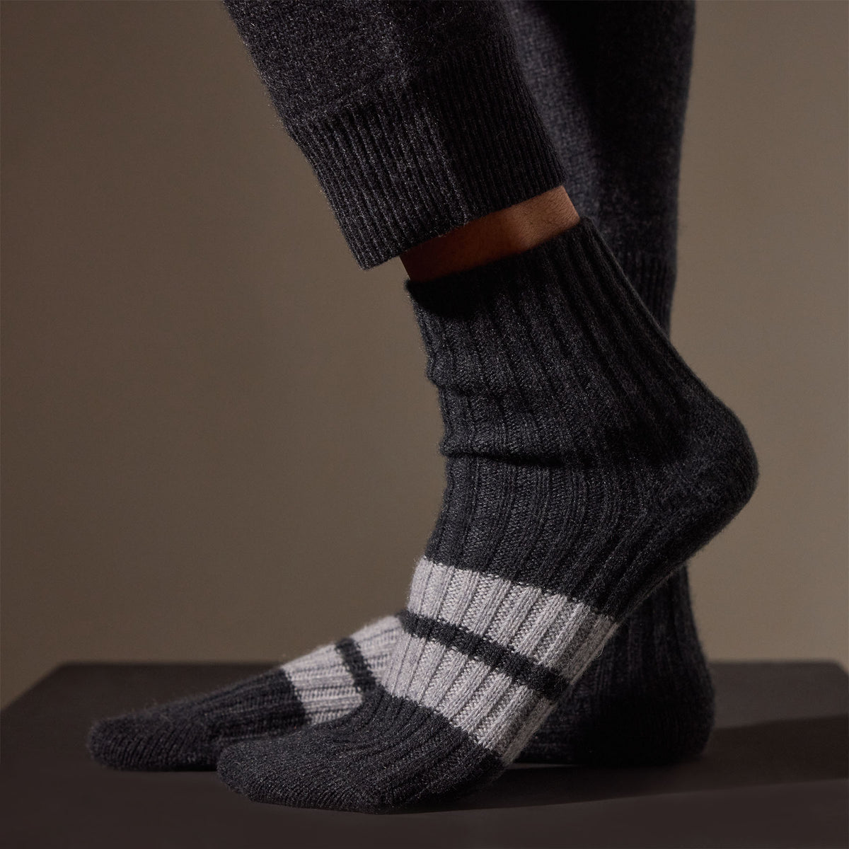 Short Cashmere Sock in Coal/Heather Grey | James Perse Los Angeles