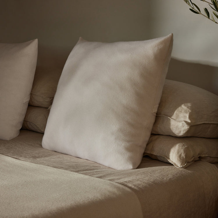 Cashmere Sham in White | James Perse Los Angeles