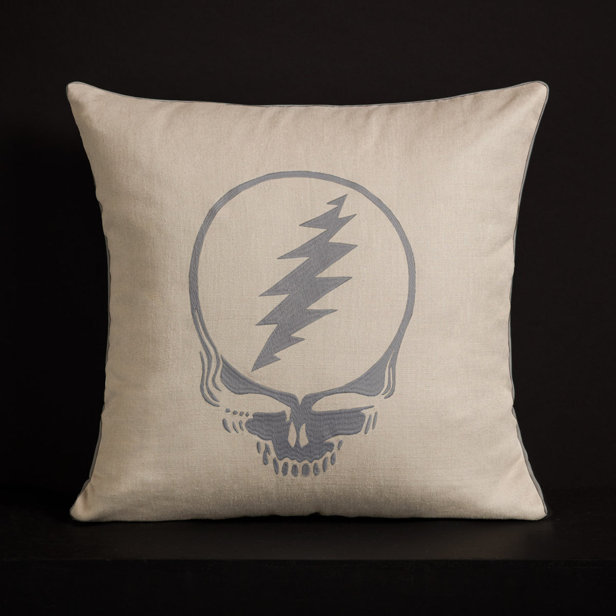 Grateful Dead Throw Pillow with Piping in Natural/Grey | James Perse Los Angeles