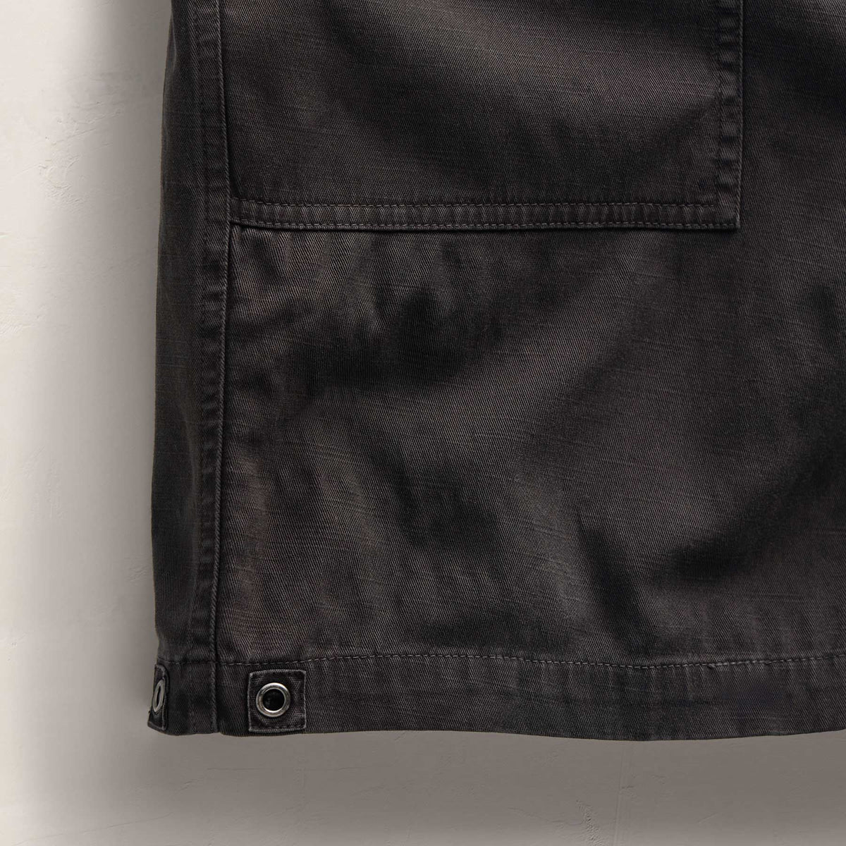 Slub Cotton Utility Flight Short in Magma Pigment | James Perse Los Angeles