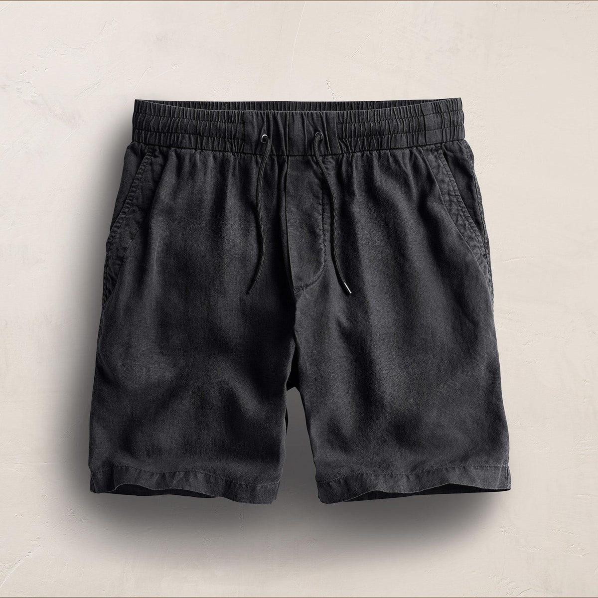 Relaxed Fit Linen Short in Magma Pigment | James Perse Los Angeles