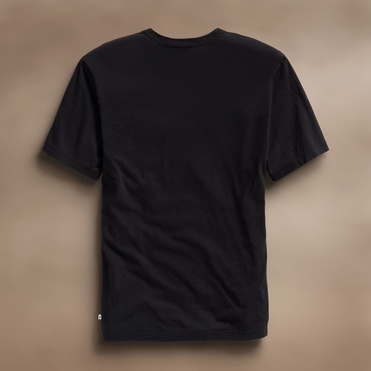 Lightweight Jersey Pocket Tee in Black | James Perse Los Angeles
