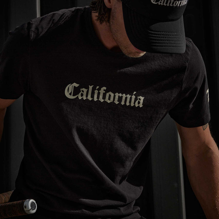 CA Gothic Short Sleeve Crew in Black | James Perse Los Angeles