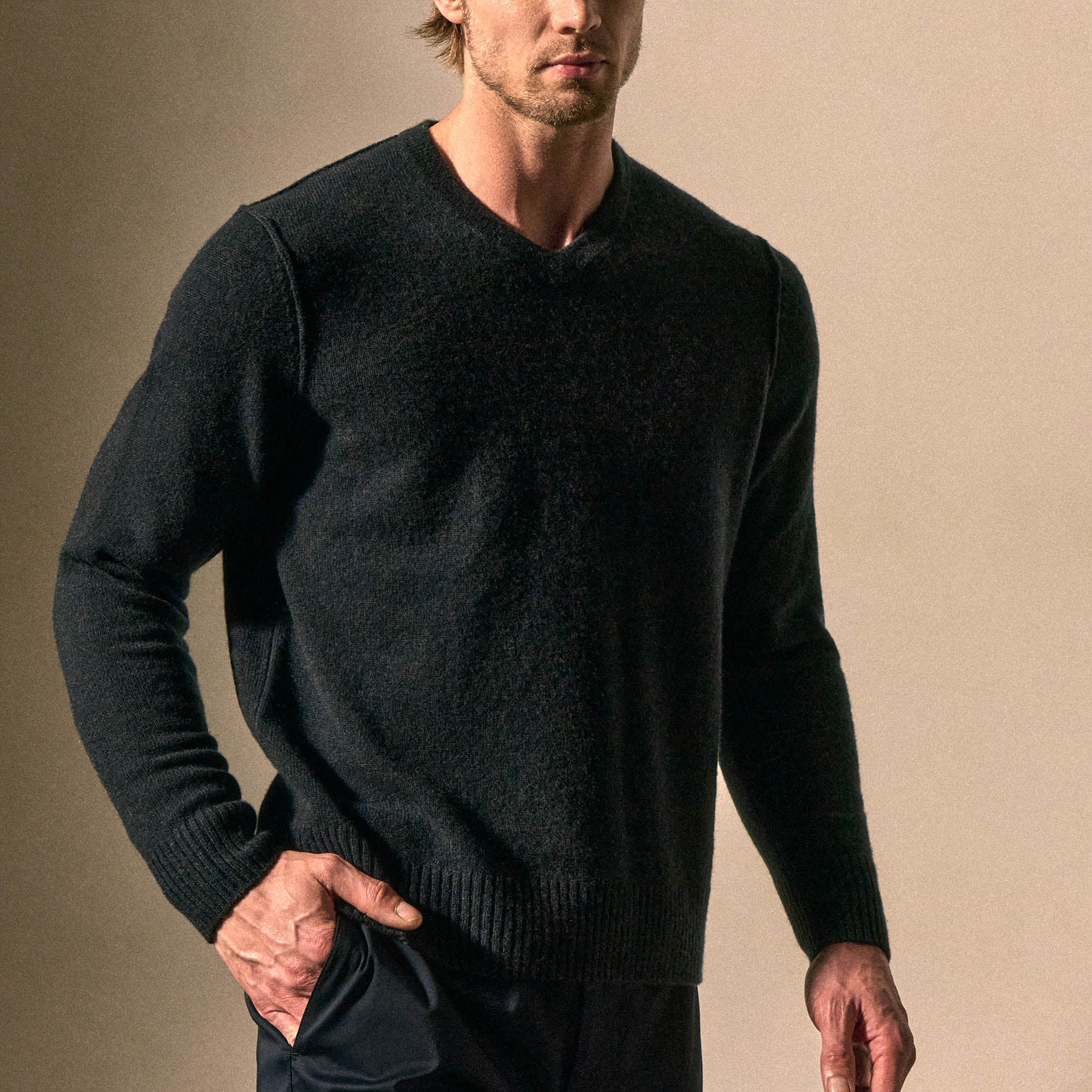Soft Featherweight Cashmere V Neck in Coal | James Perse Los Angeles