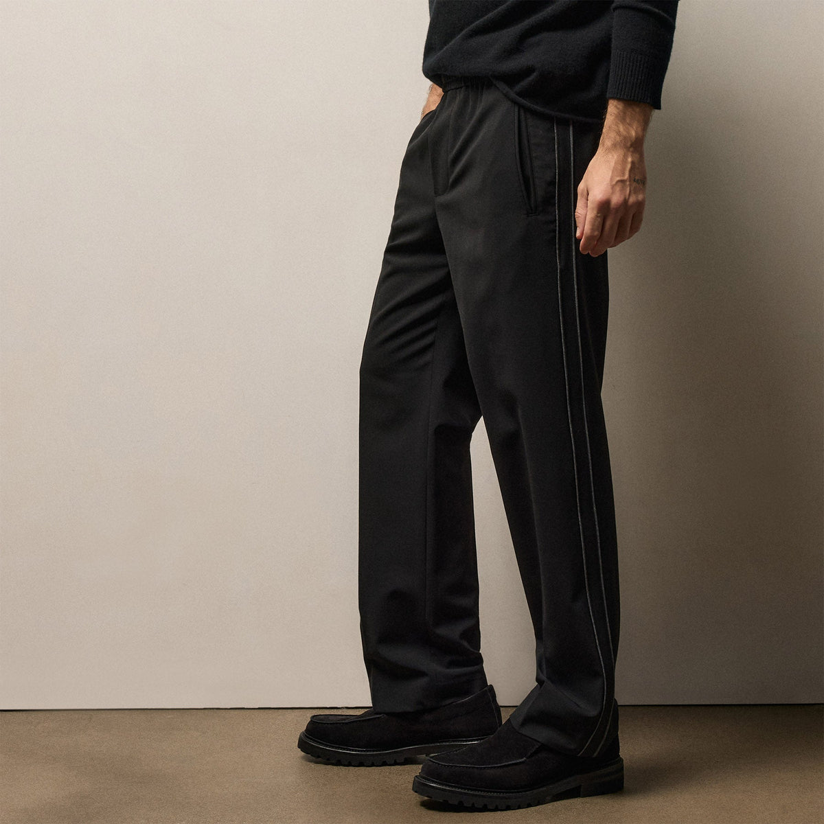 Wool Cashmere Flannel Side Piping Pant in Black | James Perse Los Angeles