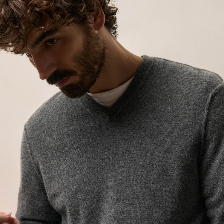 Cashmere V Neck Sweater in Flannel | James Perse Los Angeles