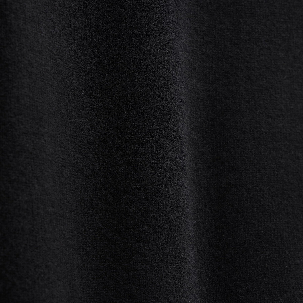 Recycled Cashmere Raglan Crew in Black | James Perse Los Angeles