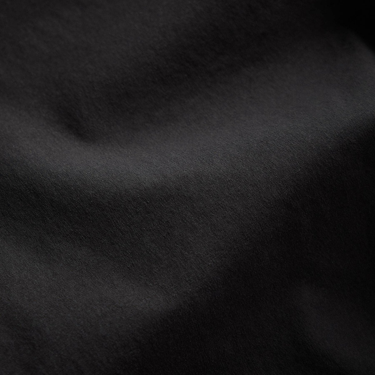 Parachute Poplin Cargo Short in Black | James Perse Los Angeles