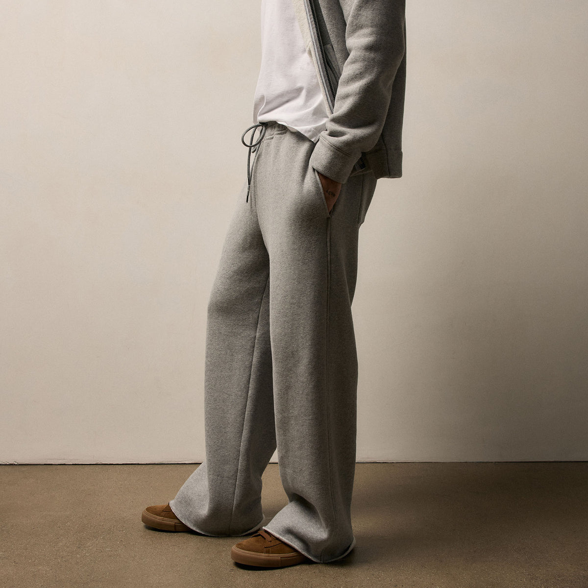 Cozy Fleece Sweat Pant in Heather Grey | James Perse Los Angeles