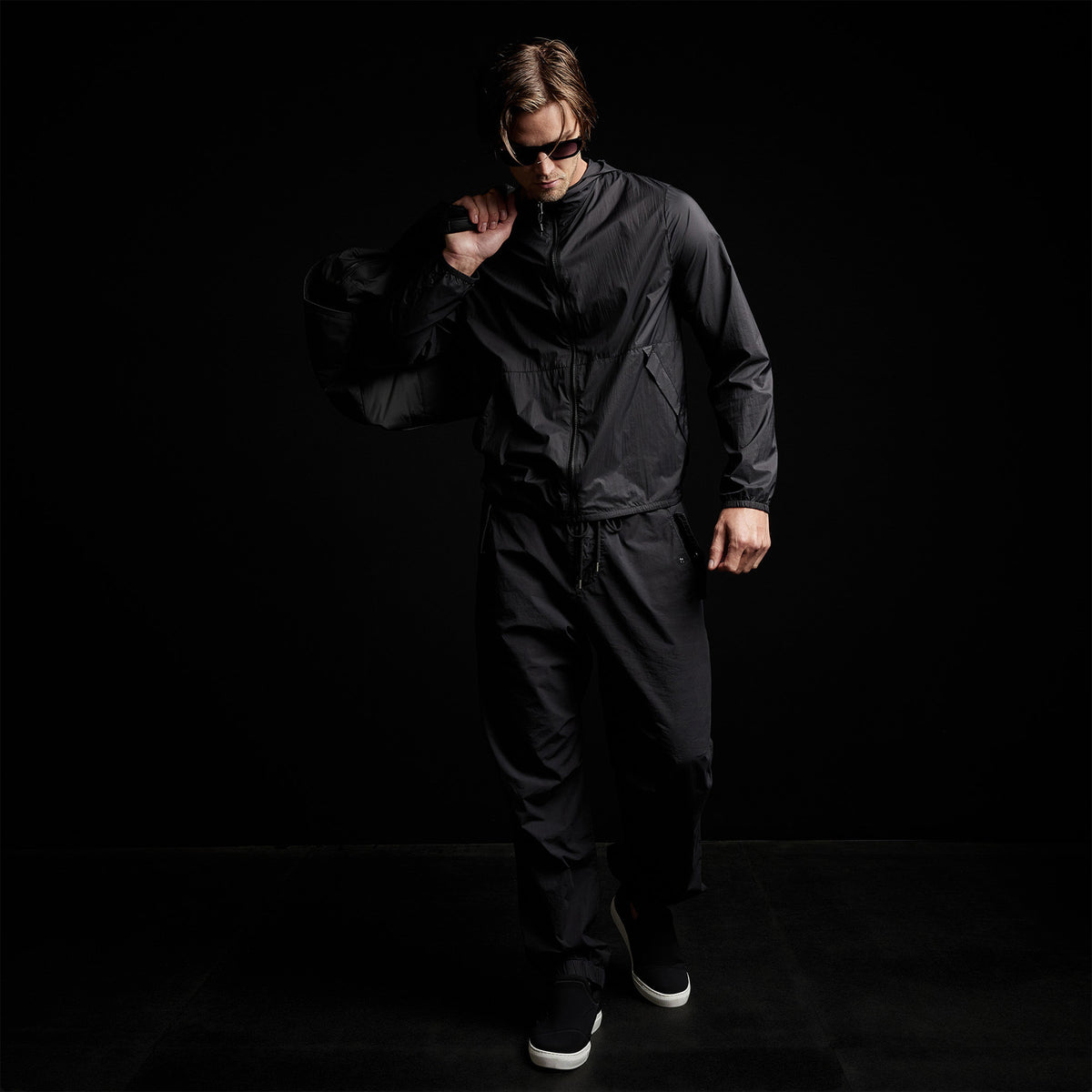 Lightweight Hooded Windbreaker in Black | James Perse Los Angeles