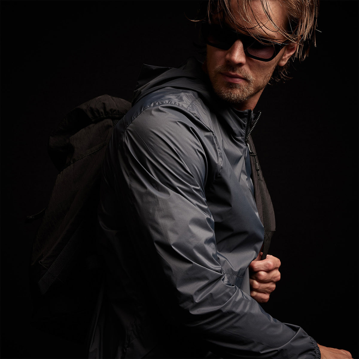 Lightweight Hooded Windbreaker in Carbon | James Perse Los Angeles