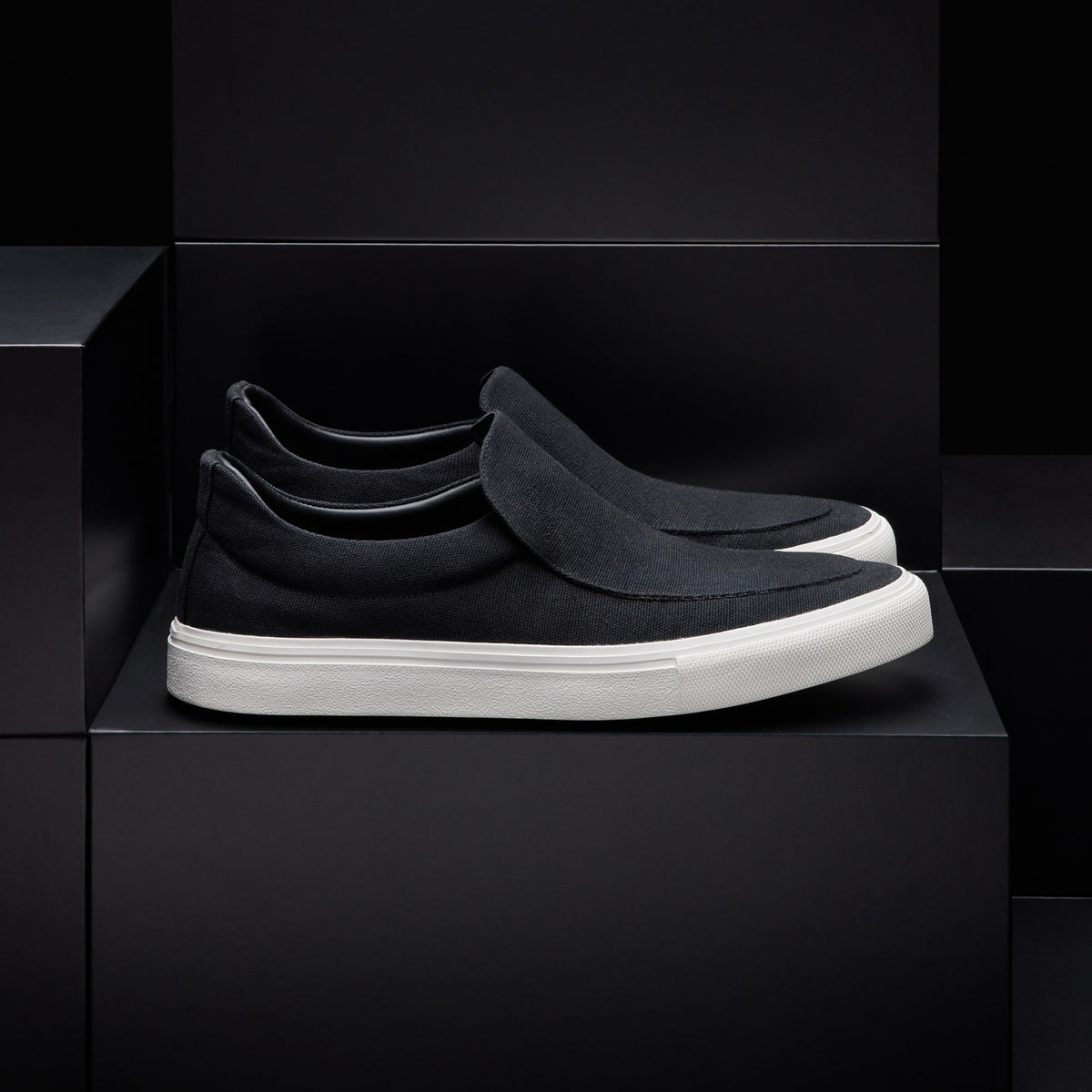 Men's Coastal Canvas Slip On in Black | James Perse Los Angeles