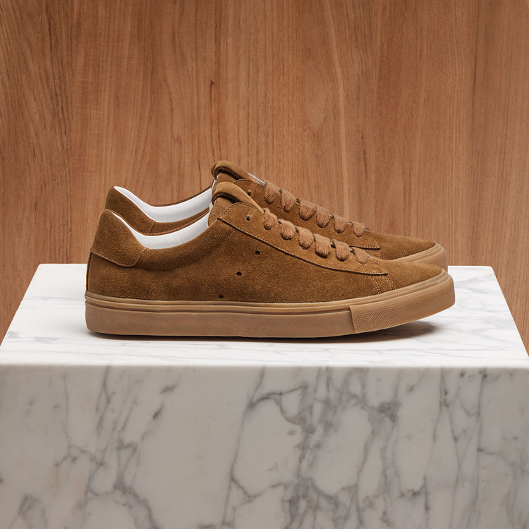 Men's Suede Retro Sneaker in Tabacco | James Perse Los Angeles