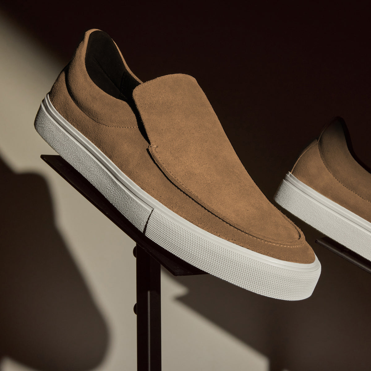 Men's Coastal Suede Slip On in Chestnut | James Perse Los Angeles