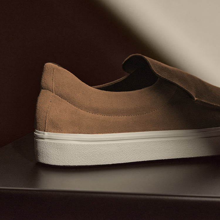 Men's Coastal Suede Slip On in Chestnut | James Perse Los Angeles