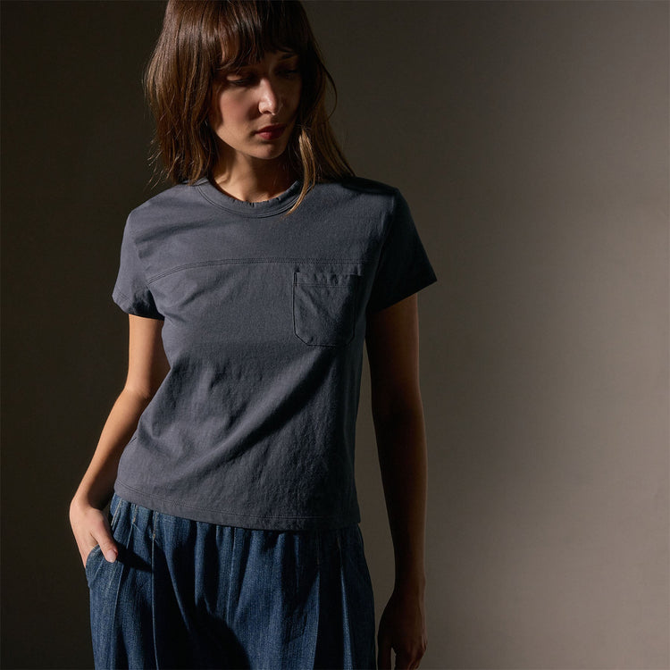 Cotton Linen Retro Pocket Tee in Asphalt | James Perse Los Angeles