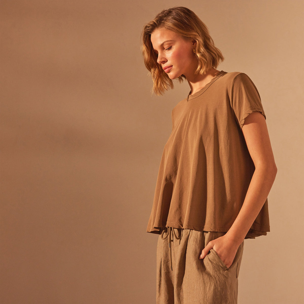 High Gauge Fresca Baby Doll Tee in Cashew | James Perse Los Angeles